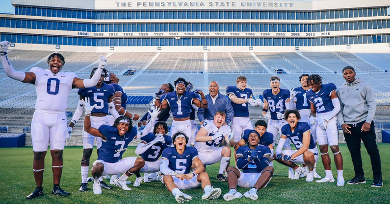 penn-state-football-recruiting-2023-june-18-group-photo-on3