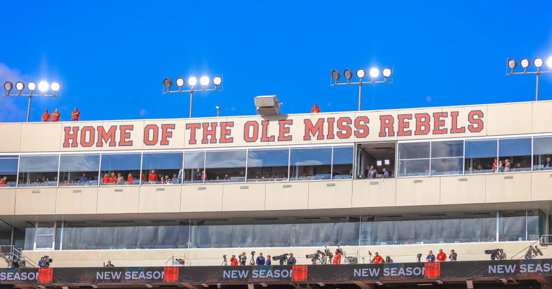 COLLEGE FOOTBALL: NOV 06 Liberty at Ole Miss