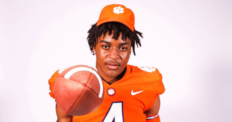 coveted-2023-safety-robert-billings-commits-to-clemson