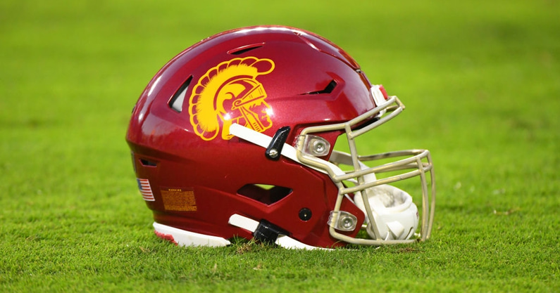 nil-collective-provide-usc-football-with-equivalent-base-salary-student-body-right