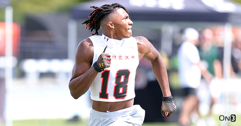 watch-4-star-wr-jalen-hale-reels-in-spectacular-catch