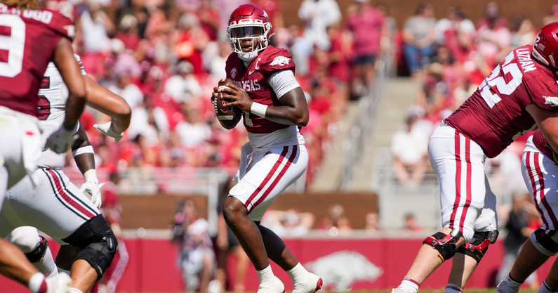 arkansas-qb-kj-jefferson-uses-nil-to-support-jackson-miss-residents