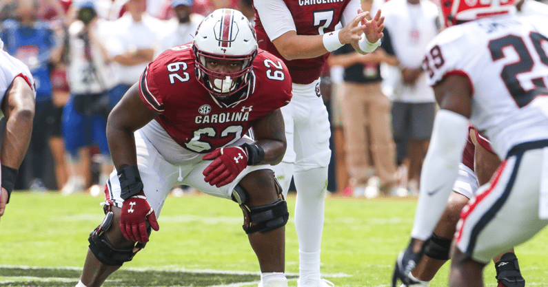 shane-beamer-evaluates-south-carolina-offensive-line-performance-with-jaylen-nichols-out