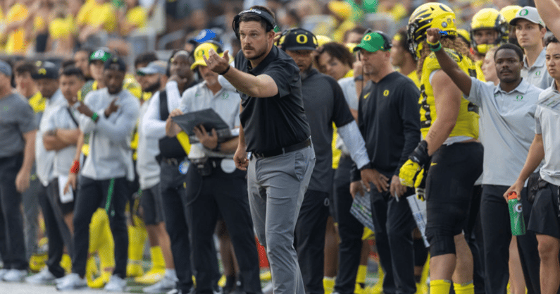 watch-dan-lanning-discusses-oregons-matchup-with-washington-state