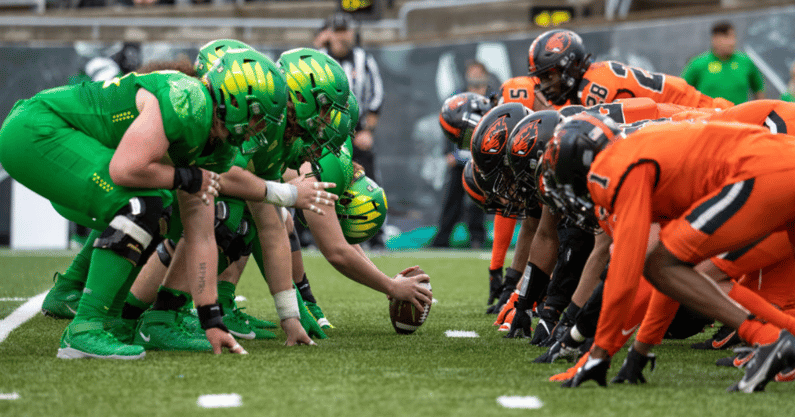 ripping-into-the-rivalry-ducks-deploy-unique-tactic-to-prepare-for-gameday-atmosphere-at-oregon-state
