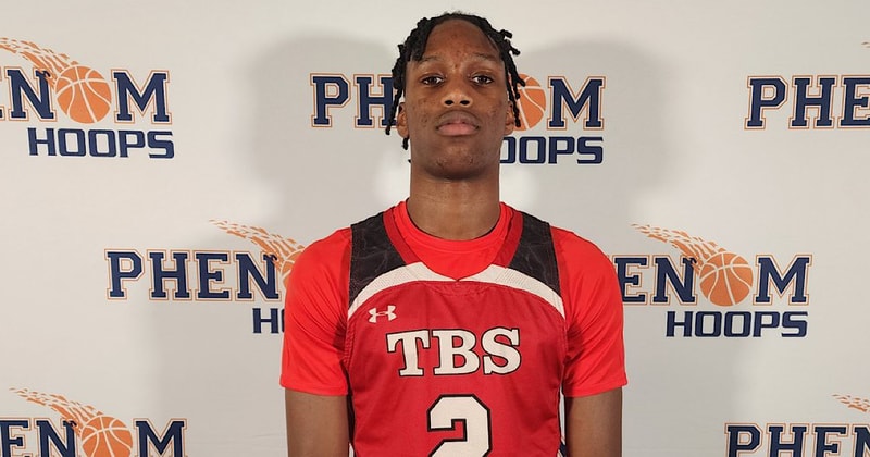 South Carolina basketball recruiting target King Gibson, a 2027 four-star shooting guard. (photo credit - Phenom Hoop Report)