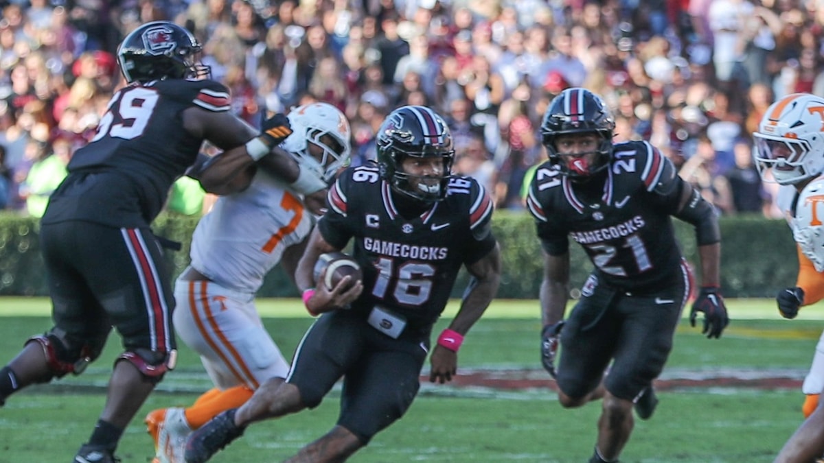 South Carolina's LaNorris Sellers runs against Tennessee (Photo: CJ Driggers | GamecockCentral.com)