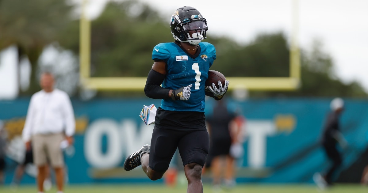 Jaguars rookie RB Travis Etienne to undergo foot surgery, miss 2021 season