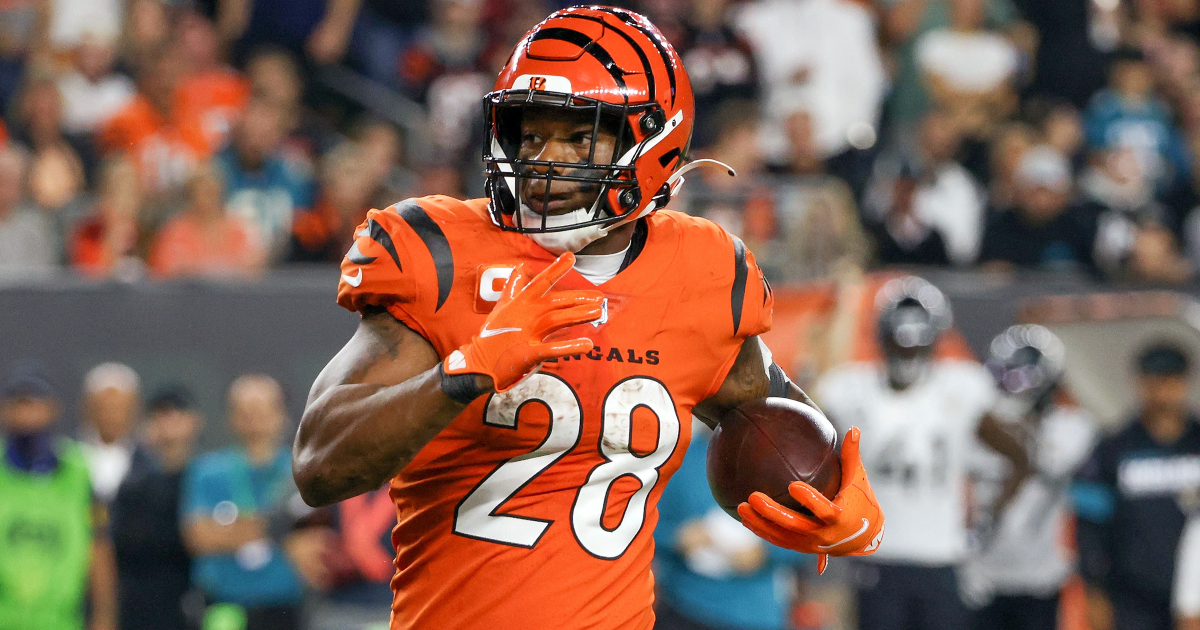 Joe Mixon says he's focused on being team leader after resolving