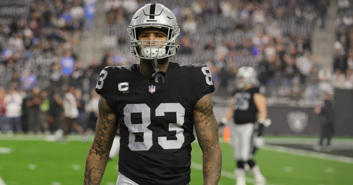 Report: Raiders discussed Darren Waller trade with Packers