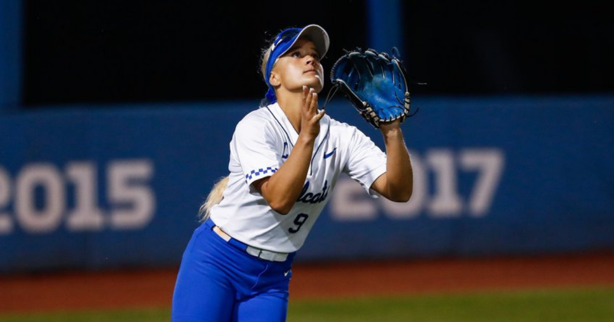 Super-Senior Lauren Johnson