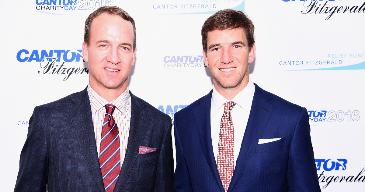 Peyton, Eli Manning Wear Halloween Costumes for ManningCast