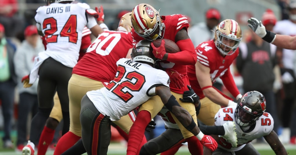 49ers' Shanahan: Johnathan Abram Twisting Deebo Samuel's Leg