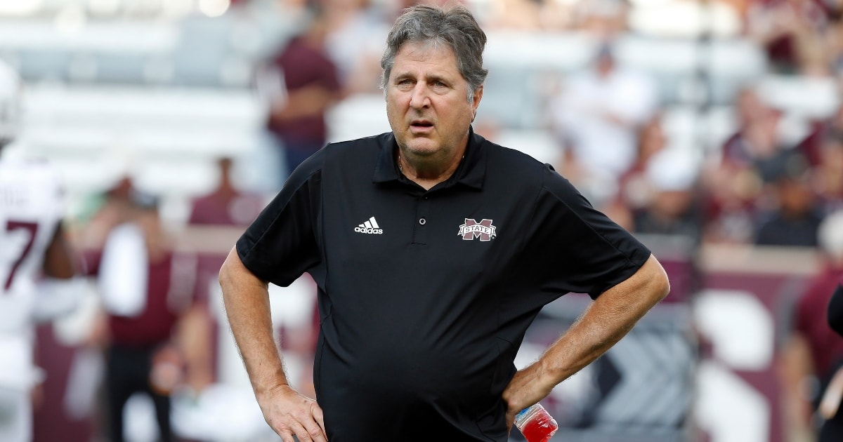 mississippi-state-football-honors-mike-leach-with-special-signature-and-logo-on-their-sidelines