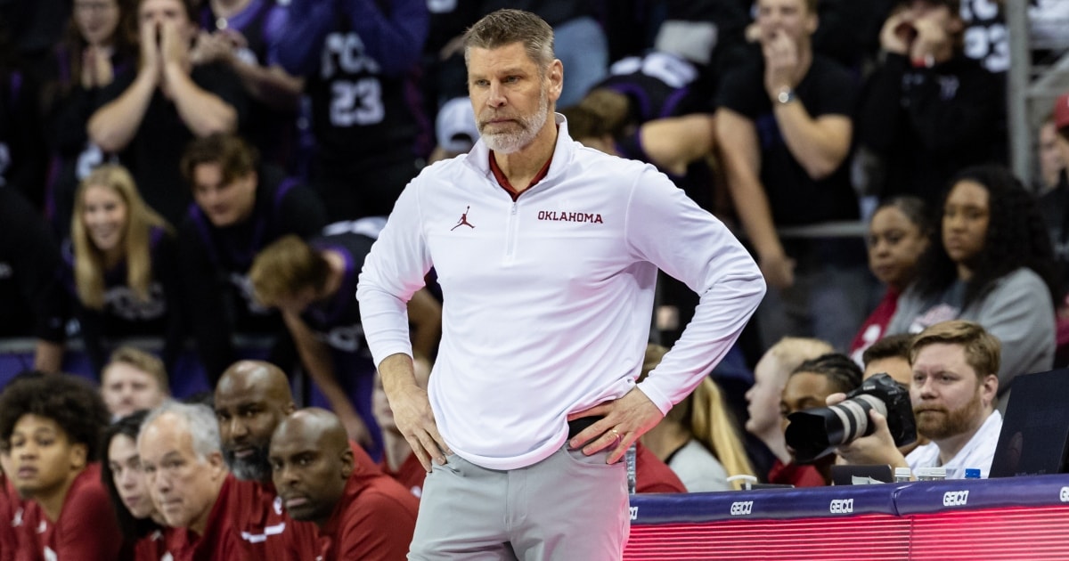 oklahoma-head-coach-porter-moser-discusses-turnover-issues-versus-kansas