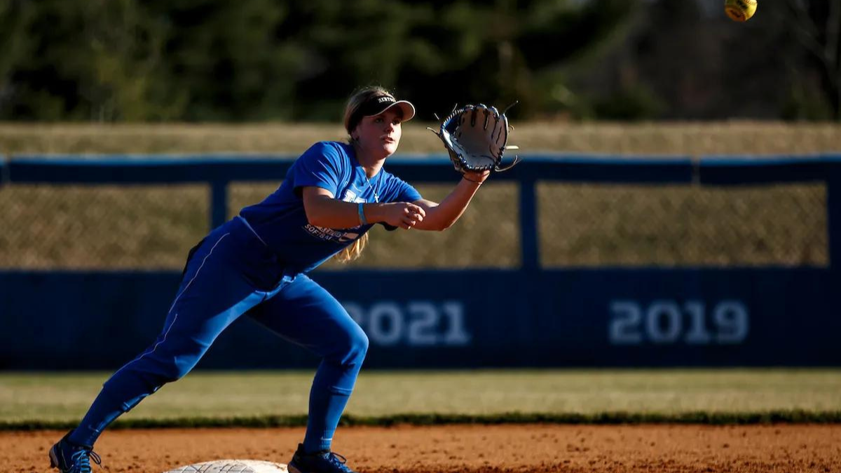 Erin Coffel catches ball