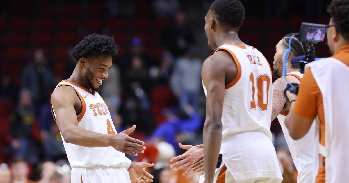 Texas F Dillon Mitchell 'leaning towards' staying in 2023 NBA