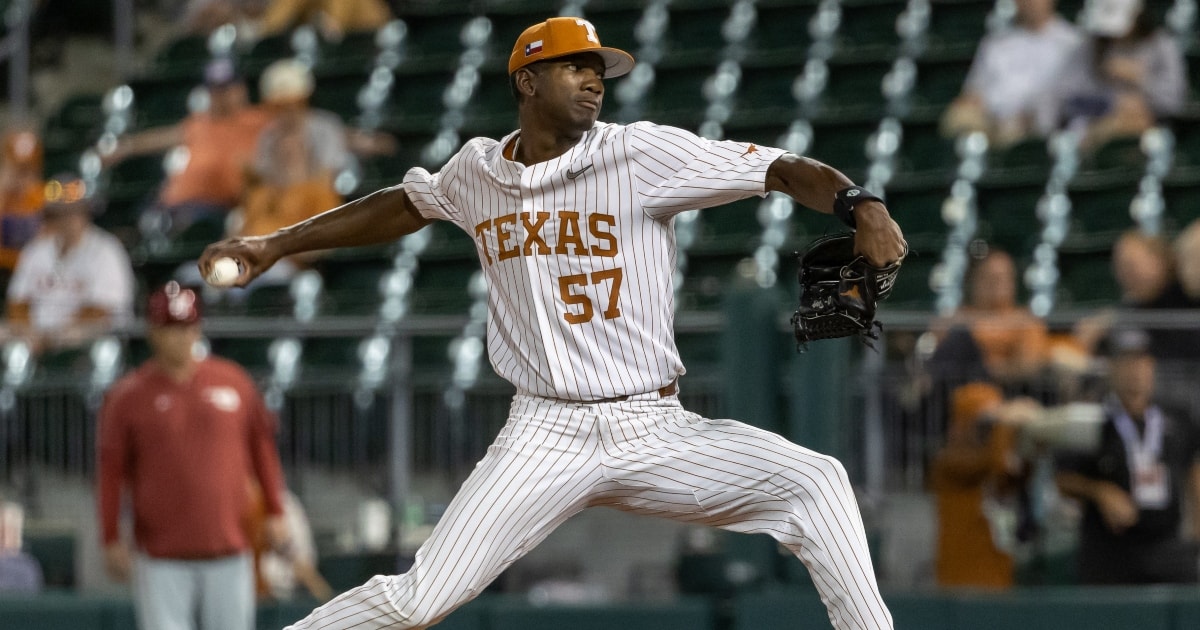 Texas Baseball on X: Head on a swivel 😏 @dylancamp25