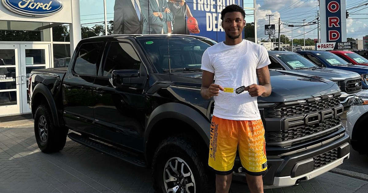 justin-edwards-receives-2023-ford-f-150-raptor-new-nil-deal