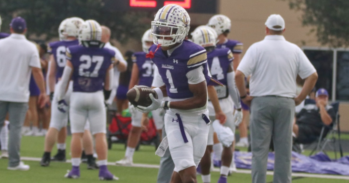 2024 TX WR Dozie Ezukanma3