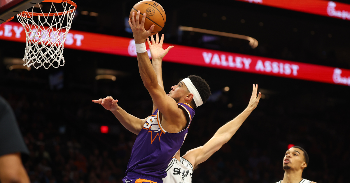 bbnba-devin-booker-leads-suns-past-wemby-spurs