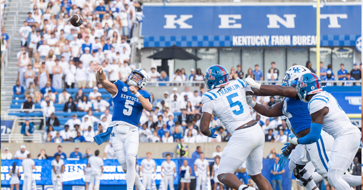 Kentucky Wildcats quarterback Zach Calzada (5) launched the ball downfield as the Kentucky Wildcats faced off against the Ole Miss Rebels at Kroger Field in Lexington, Kentucky on Saturday, September 6, 2025. Ole Miss defeated Kentucky, 30-23. (© Jeff Faughender/Courier Journal / USA TODAY NETWORK via Imagn Images)