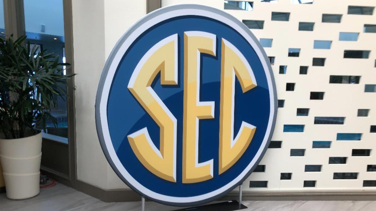 SEC bans former pros, gives Greg Sankey authority to suspend schools that violate the rule
