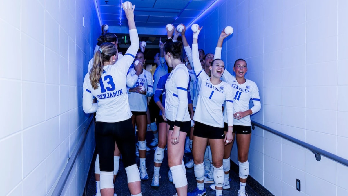 No. 4 Kentucky VB hosts No. 3 Louisville in historic matchup