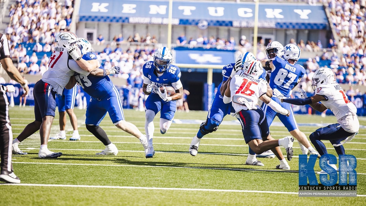 Kentucky Offensive Line Lets the Running Backs Shine
