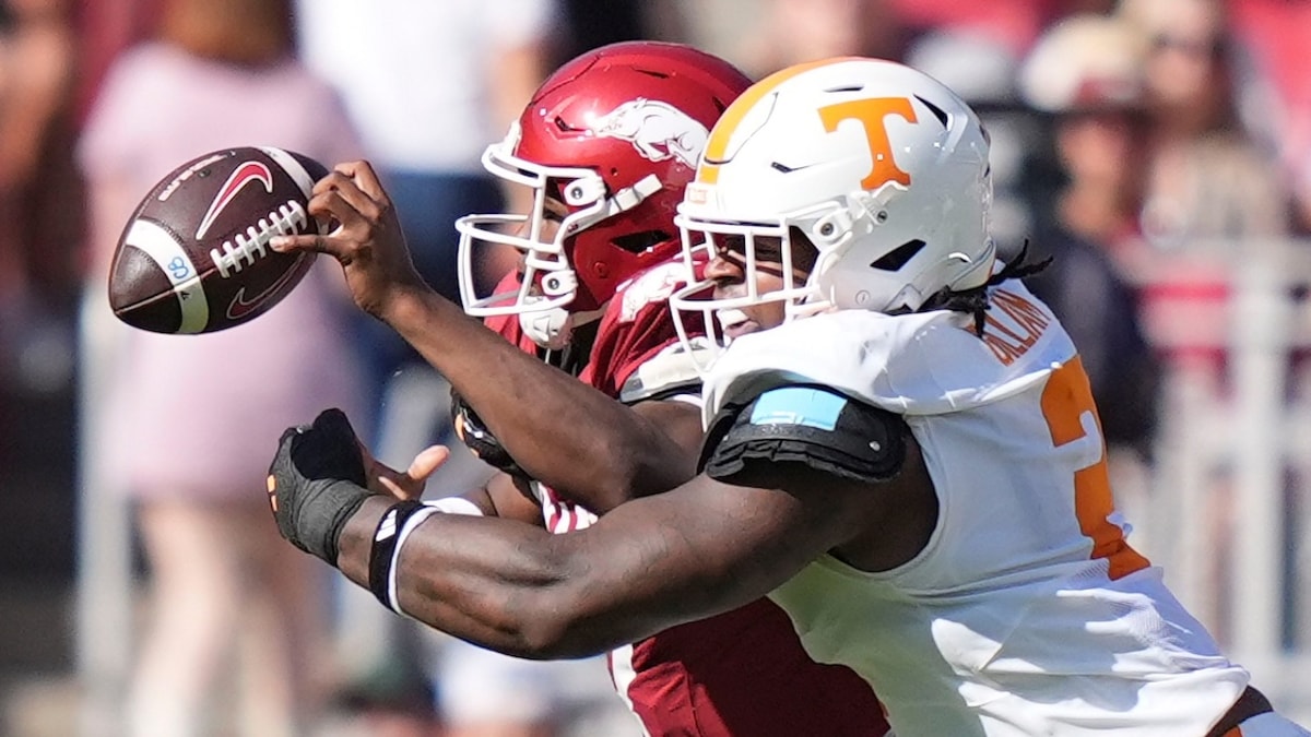 Four quick takes: Tennessee football survives at Arkansas