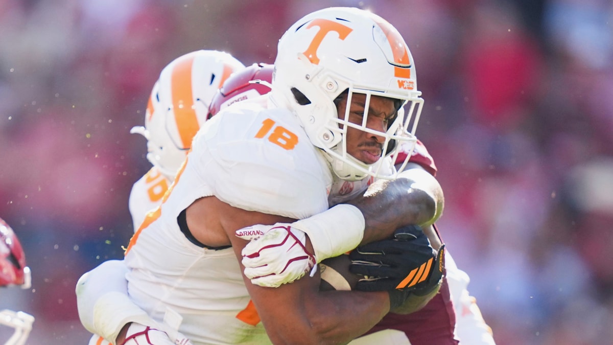How It Happened: No. 15 Tennessee rallies to win 24-17 at Arkansas