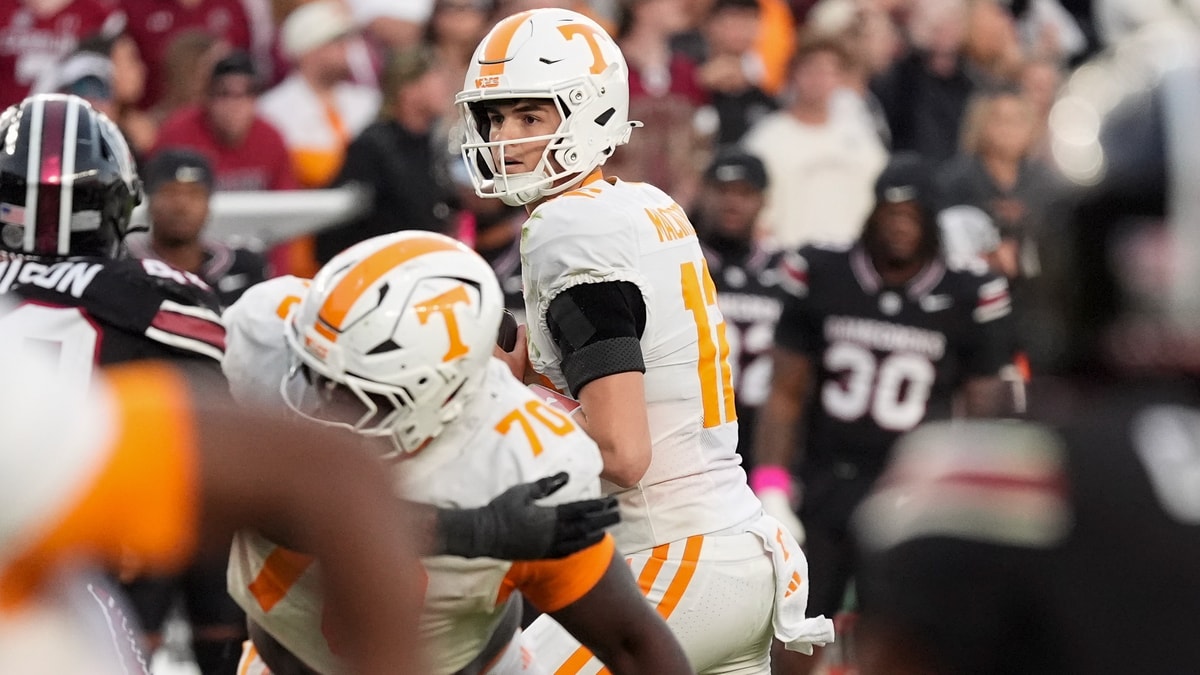 Josh Heupel stays quiet on Tennessee quarterback update during bye week