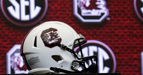 Stetson transfer OL Vincent Chen commits to South Carolina