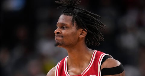 Wisconsin transfer forward Xavier Amos commits to Loyola Chicago