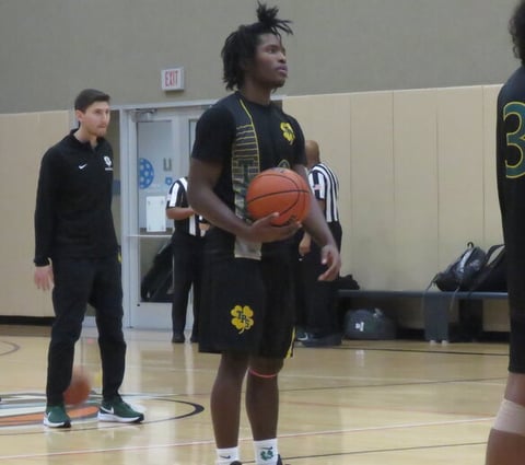 Bennett makes college pick