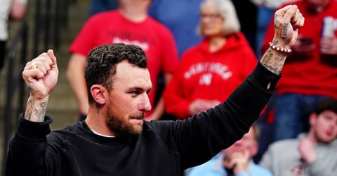 Johnny Manziel to fight in boxing match at UFC Apex vs. influencer Bob Menery