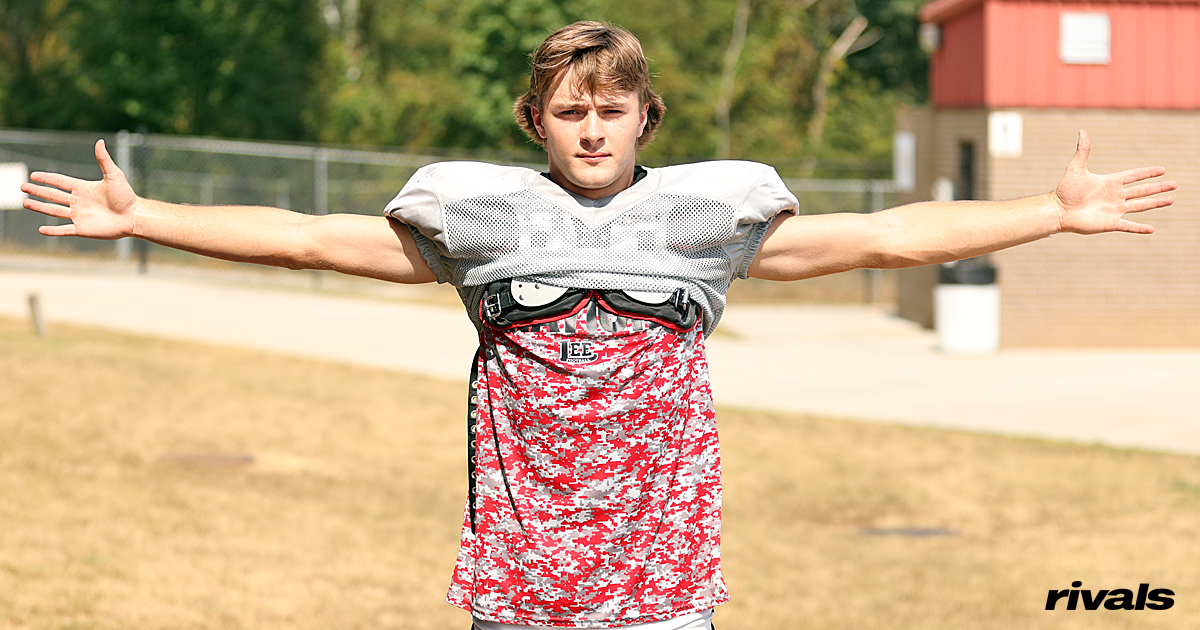 GT extends offer to in-state 2027 tight end Blackwell