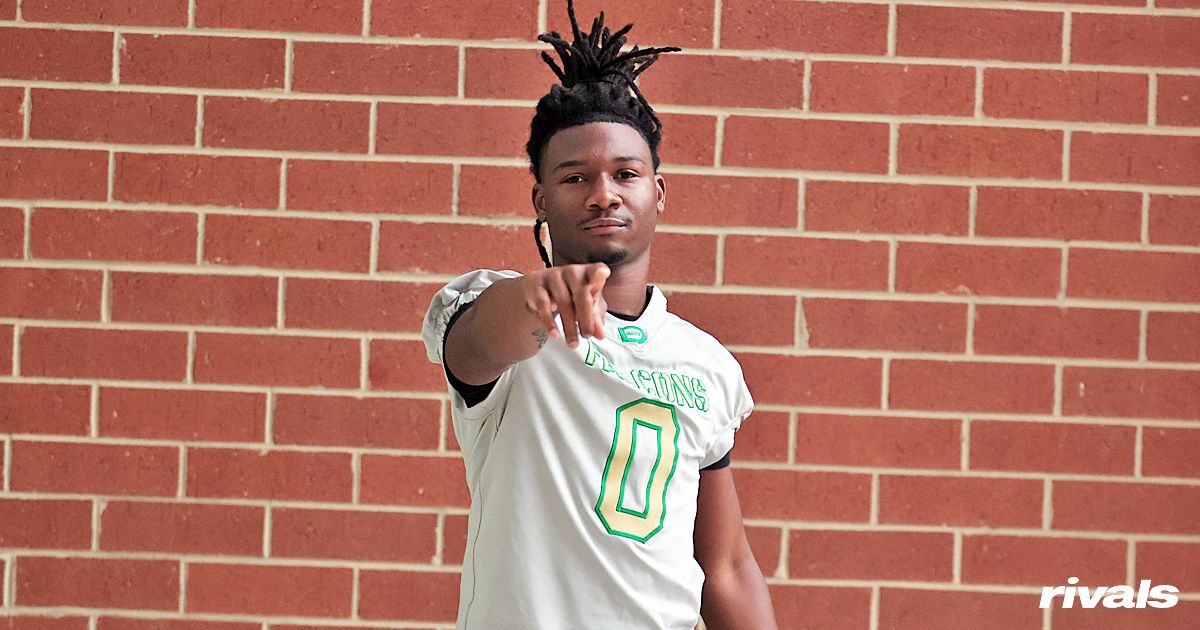 Four-star receiver sets official visit to South Carolina