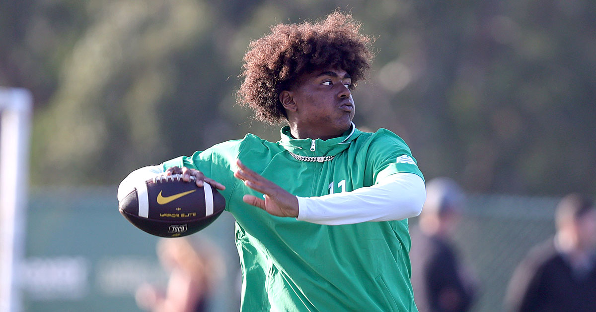 Oregon quarterback Akili Smith Jr. causes a stir in exciting game