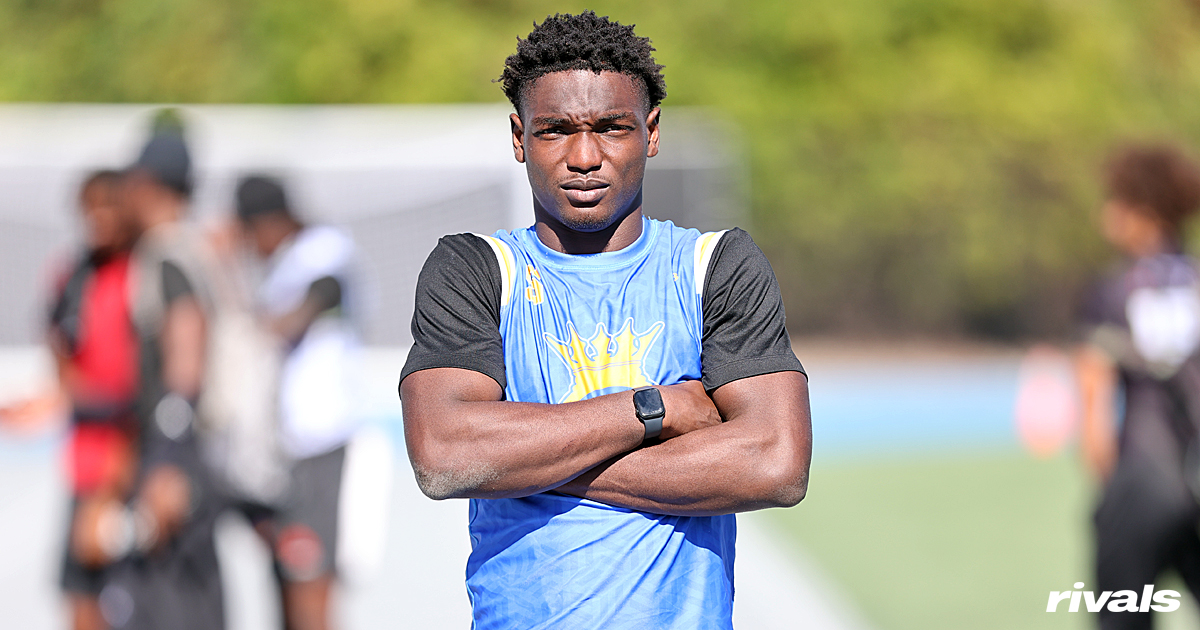 Oregon offers Tennessee CB commit Kamauri Whitfield