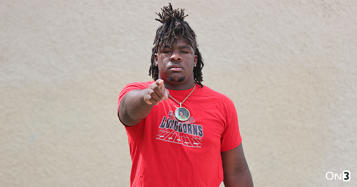 Five-star 2027 defensive tackle Jalen Brewster takes a trip to Texas