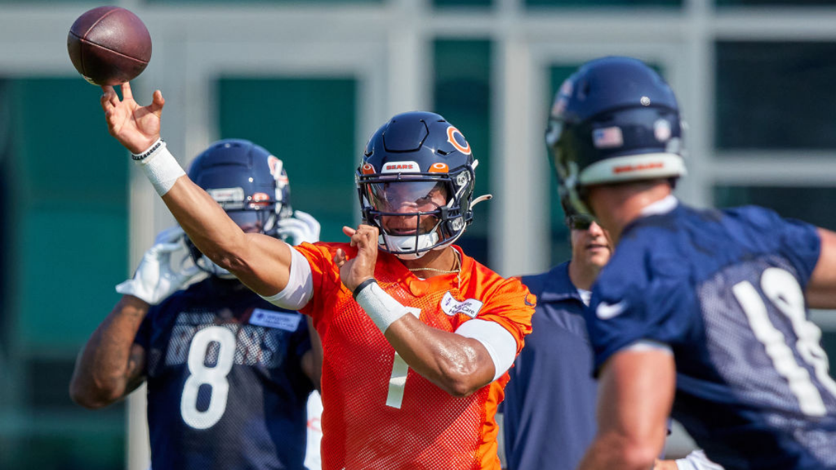 ESPN's Louis Riddick praises Bears QB Justin Fields during