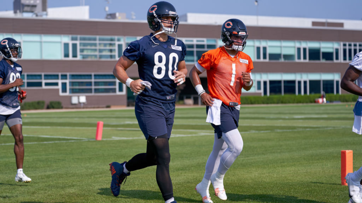 Bears' Justin Fields opens up about how to beat Russell Wilson