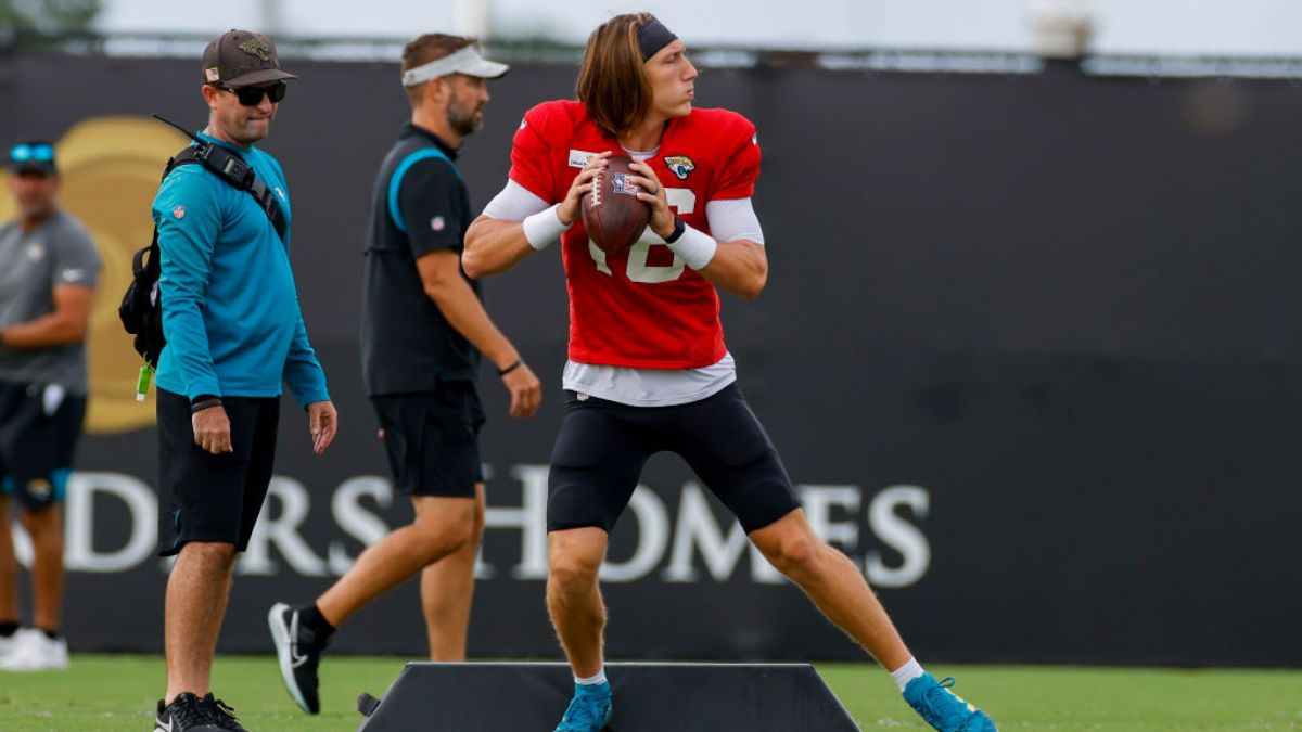 Jaguars QB Trevor Lawrence praises new teammate Tim Tebow - The