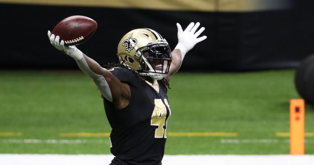 Alvin Kamara of the New Orleans Saints runs past Buffalo Bills