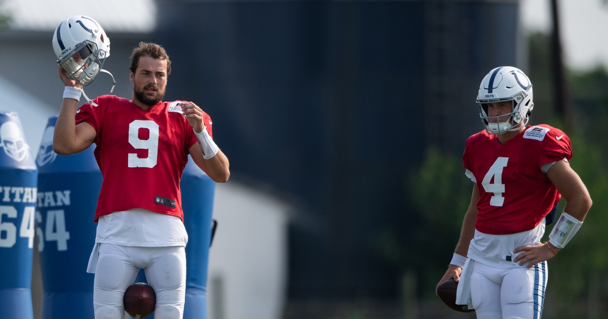 Former Texas quarterback Sam Ehlinger splits first-team reps at