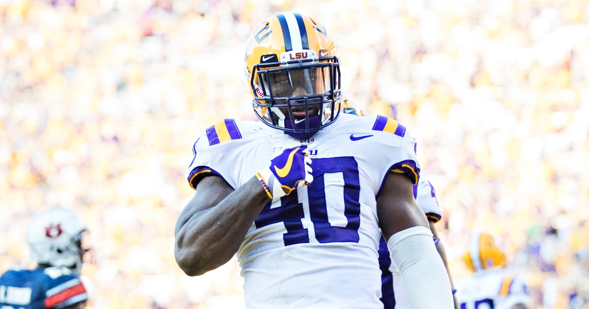 Buccaneers LB Devin White graduates from LSU - On3