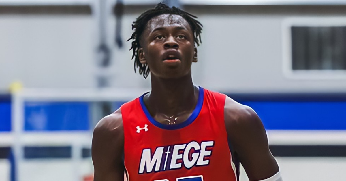 5-star wing Mark Mitchell Sets Four Official Visits