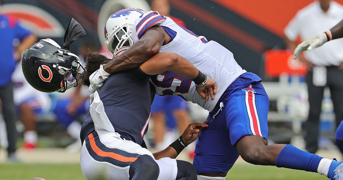 Clemson linebacker Skalski ejected for hit on Fields