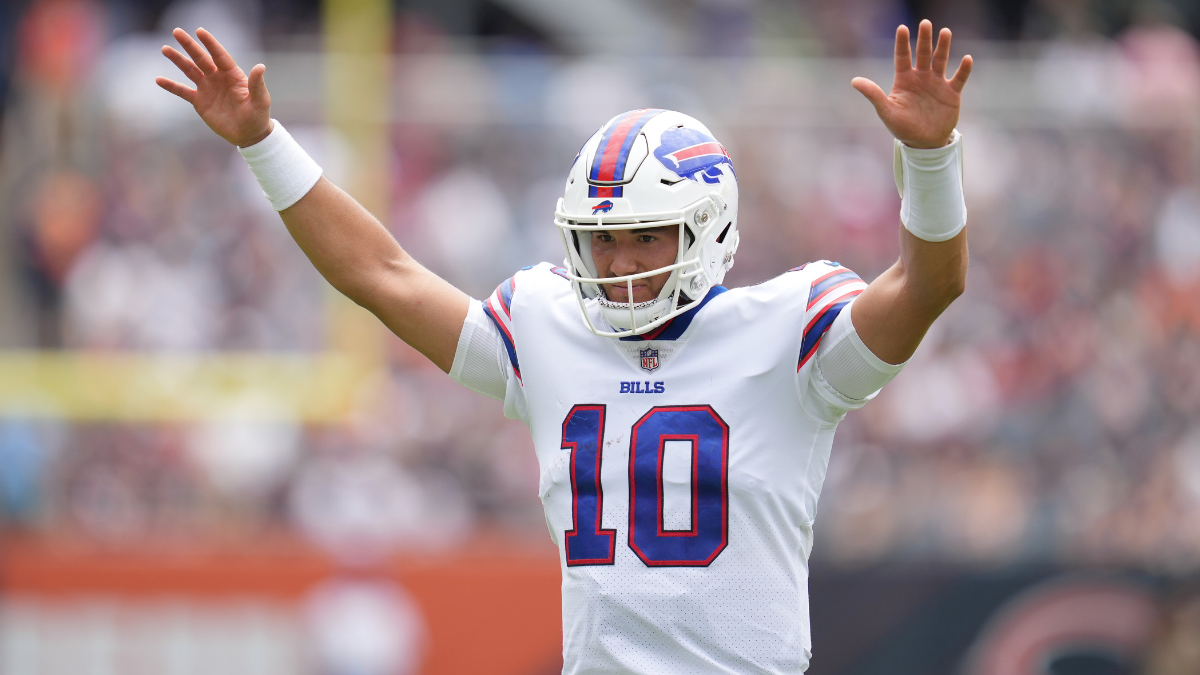 Mitch Trubisky impresses, leads Bills to win in return to Chicago